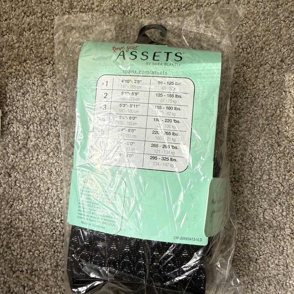 NWT ASSETS Sara Blakely Women's Size 4 Black Textured Wish Bone Shaping Tights - Picture 5 of 7
